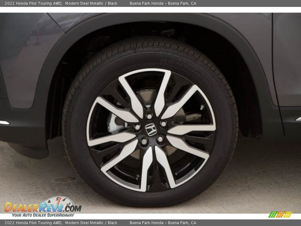 2022 Honda Pilot Touring AWD Wheel Photo #12