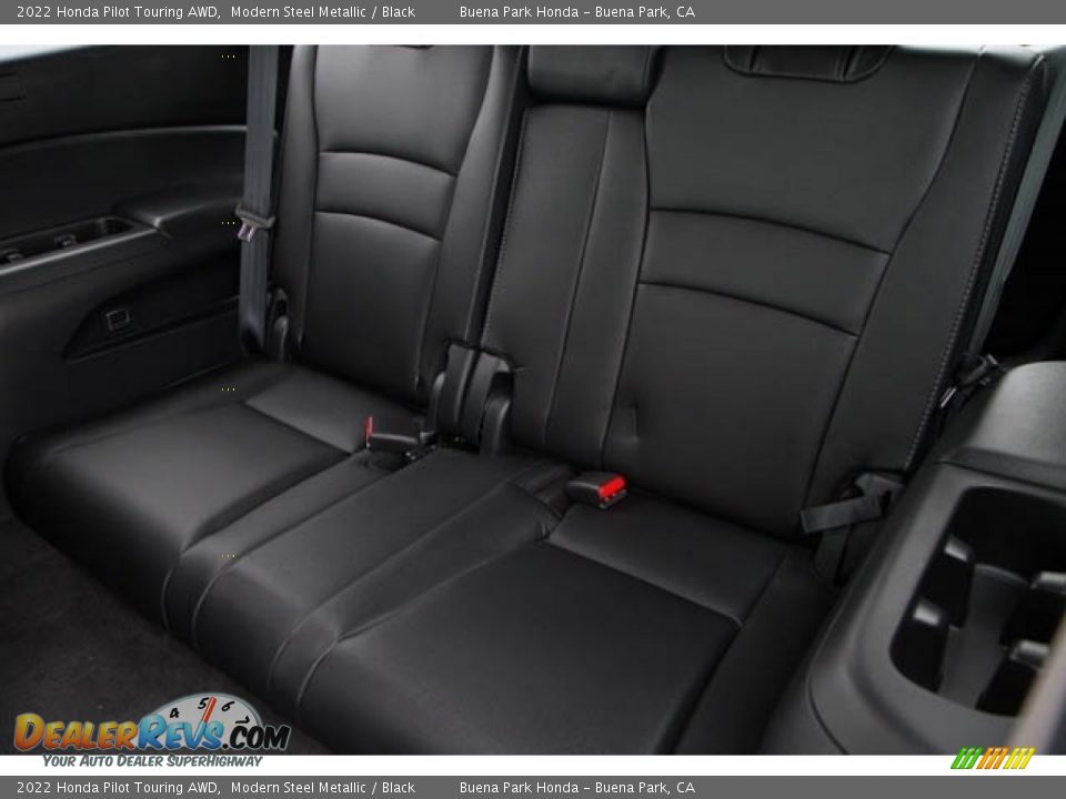 Rear Seat of 2022 Honda Pilot Touring AWD Photo #26