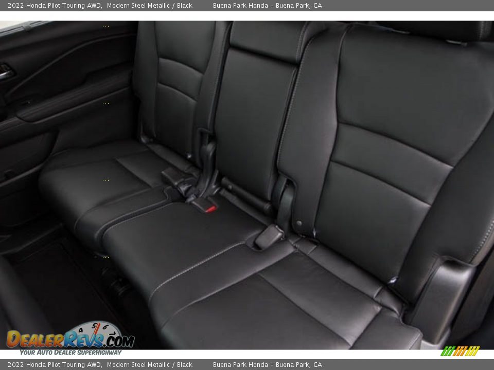 Rear Seat of 2022 Honda Pilot Touring AWD Photo #27