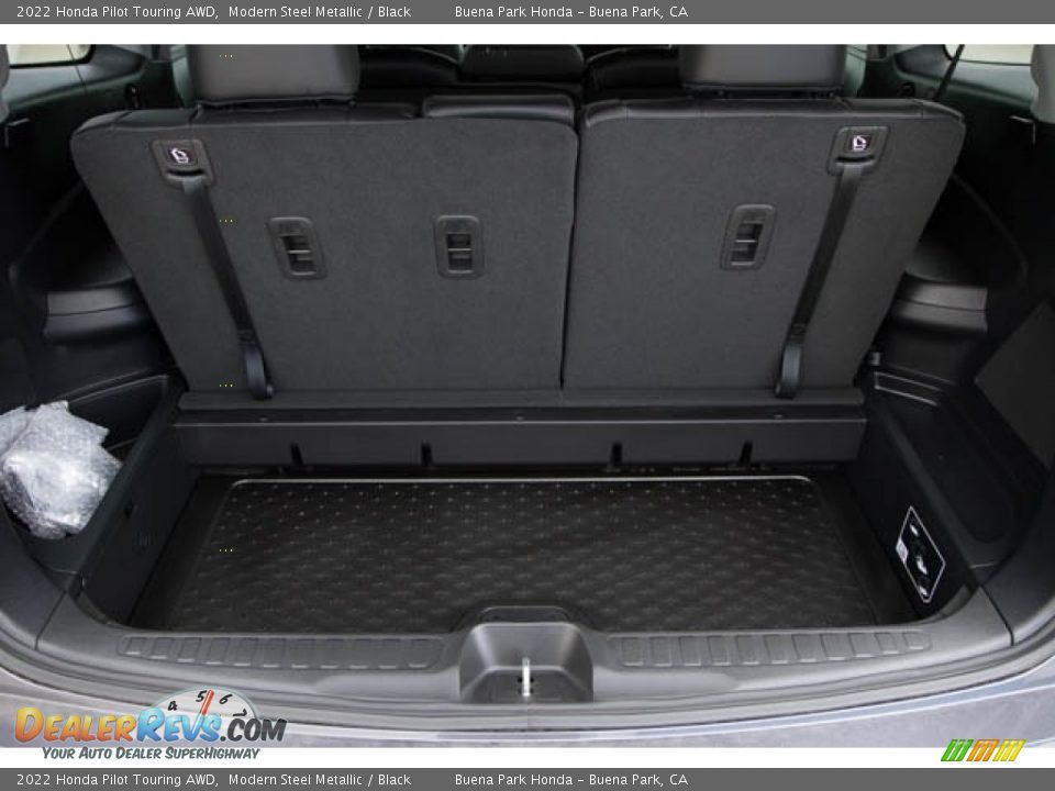 2022 Honda Pilot Touring AWD Trunk Photo #28