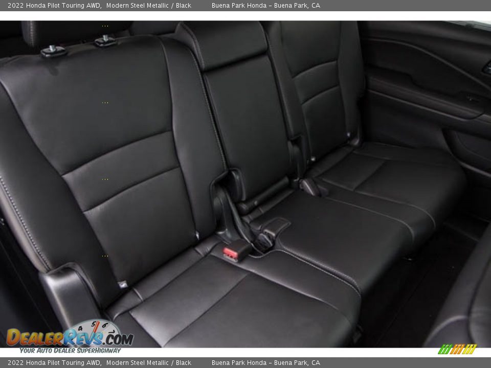 Rear Seat of 2022 Honda Pilot Touring AWD Photo #31