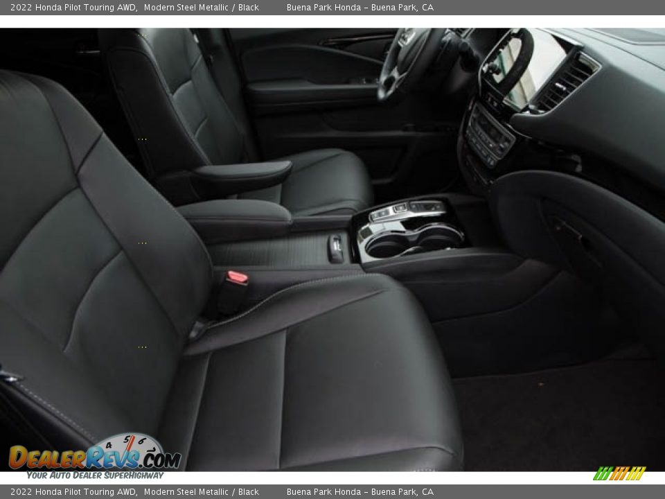 Front Seat of 2022 Honda Pilot Touring AWD Photo #32