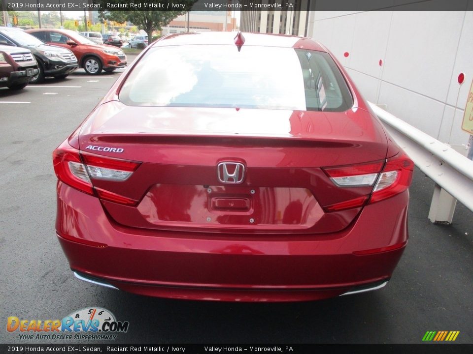 2019 Honda Accord EX-L Sedan Radiant Red Metallic / Ivory Photo #4