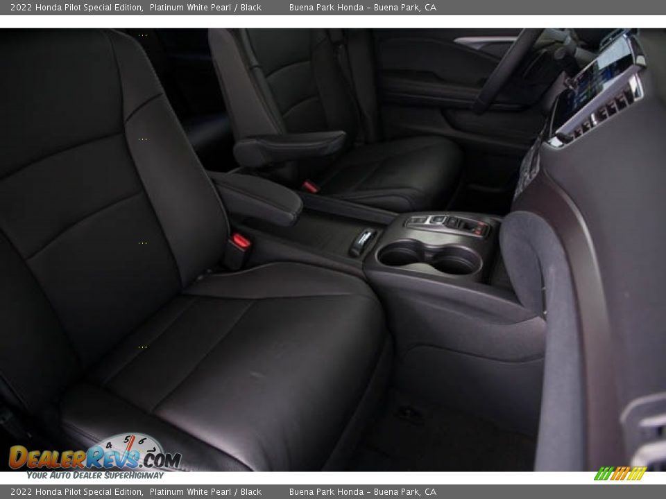 Front Seat of 2022 Honda Pilot Special Edition Photo #33