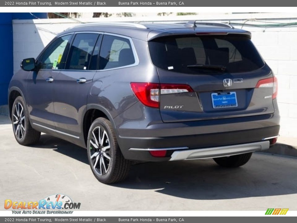 2022 Honda Pilot Touring Modern Steel Metallic / Black Photo #2