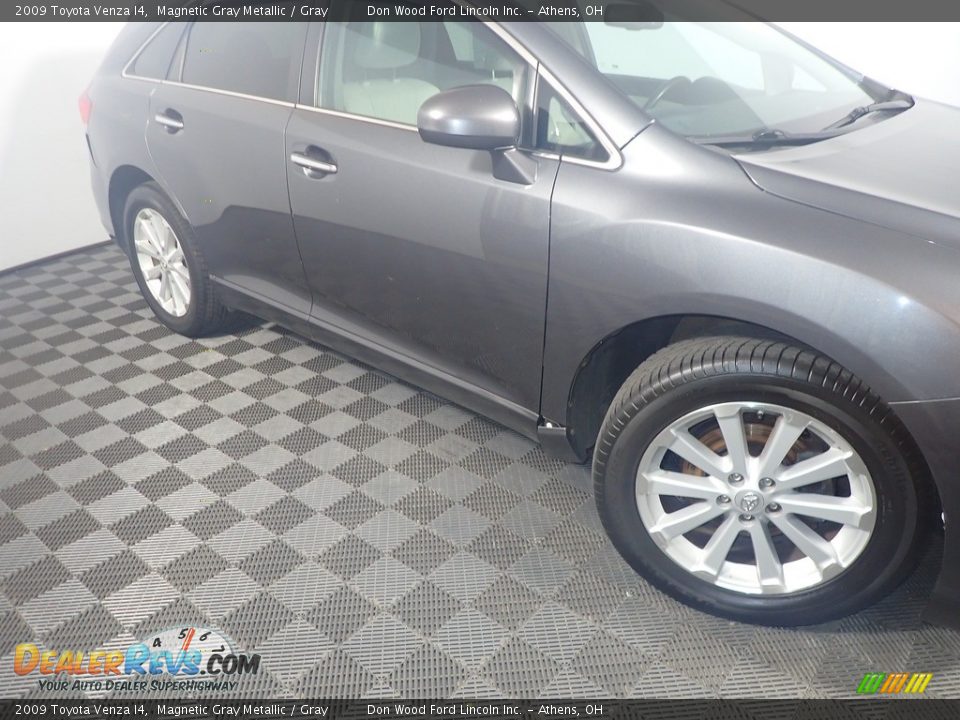 2009 Toyota Venza I4 Magnetic Gray Metallic / Gray Photo #3