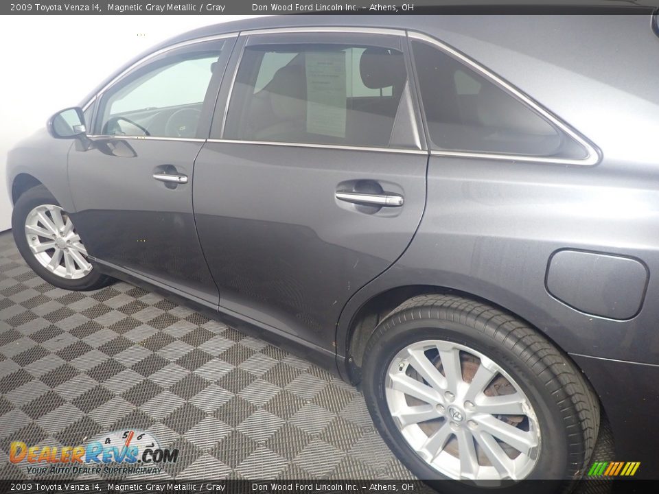 2009 Toyota Venza I4 Magnetic Gray Metallic / Gray Photo #18