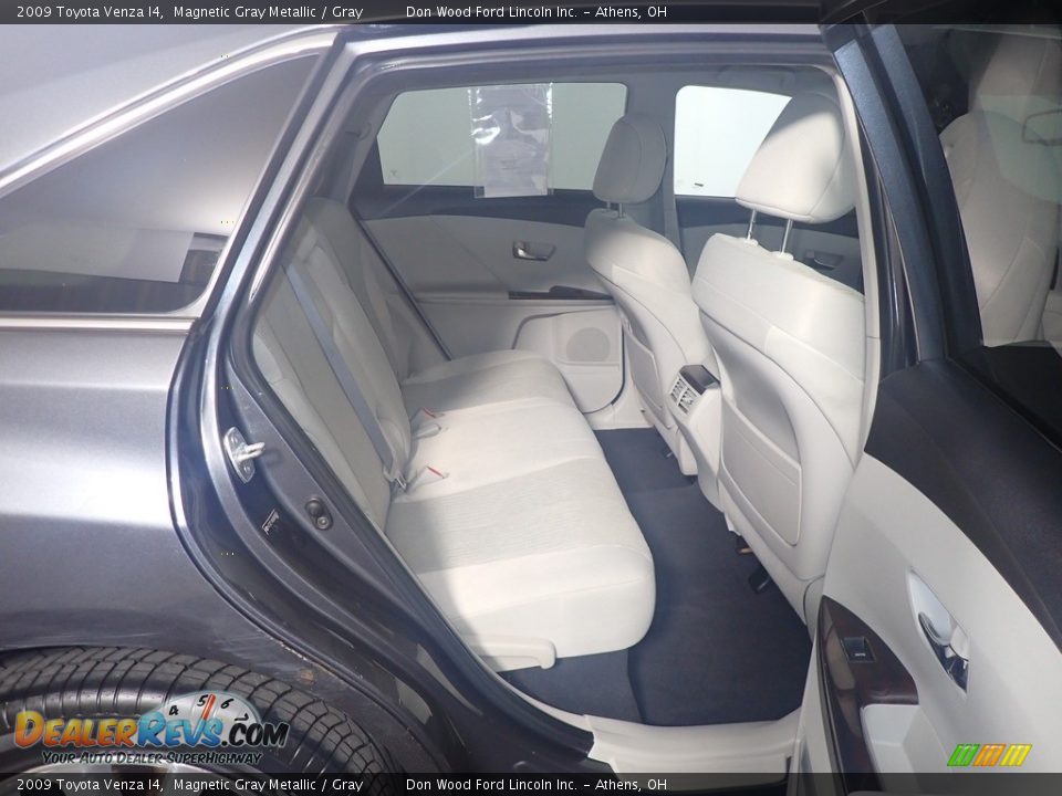 2009 Toyota Venza I4 Magnetic Gray Metallic / Gray Photo #36