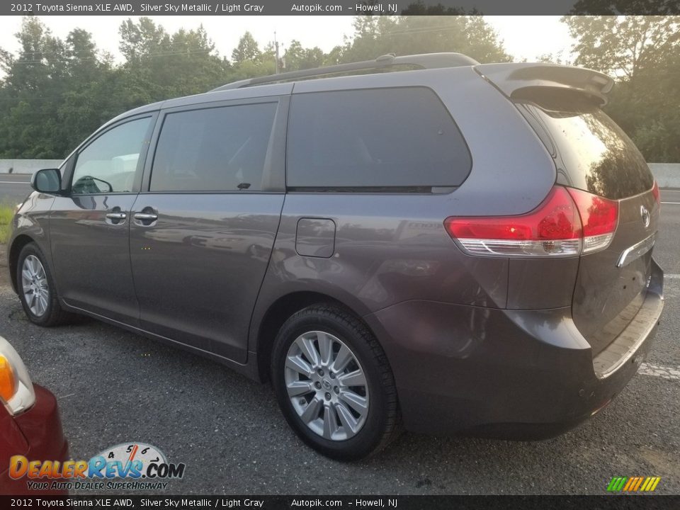 2012 Toyota Sienna XLE AWD Silver Sky Metallic / Light Gray Photo #4