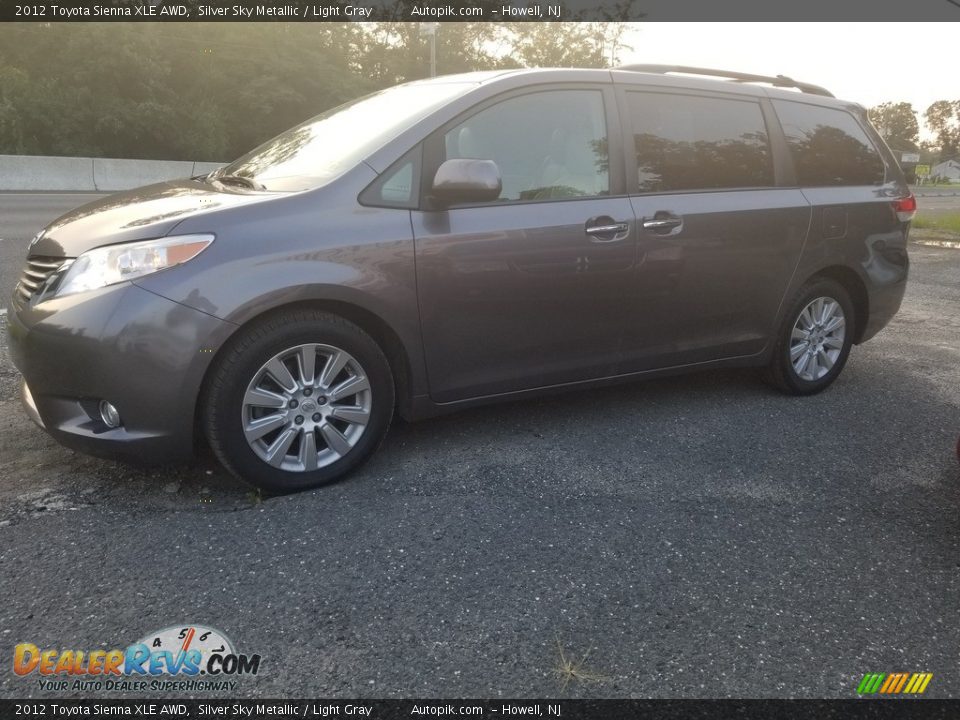 2012 Toyota Sienna XLE AWD Silver Sky Metallic / Light Gray Photo #5