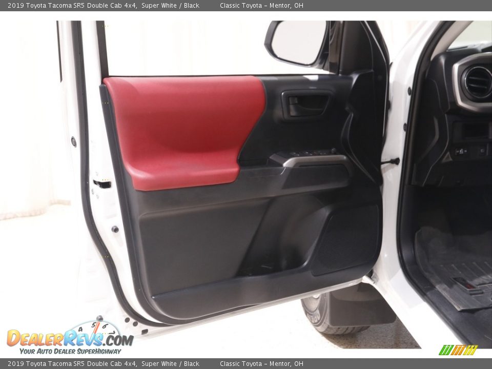 2019 Toyota Tacoma SR5 Double Cab 4x4 Super White / Black Photo #4