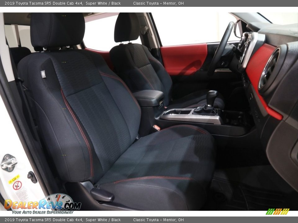 2019 Toyota Tacoma SR5 Double Cab 4x4 Super White / Black Photo #14