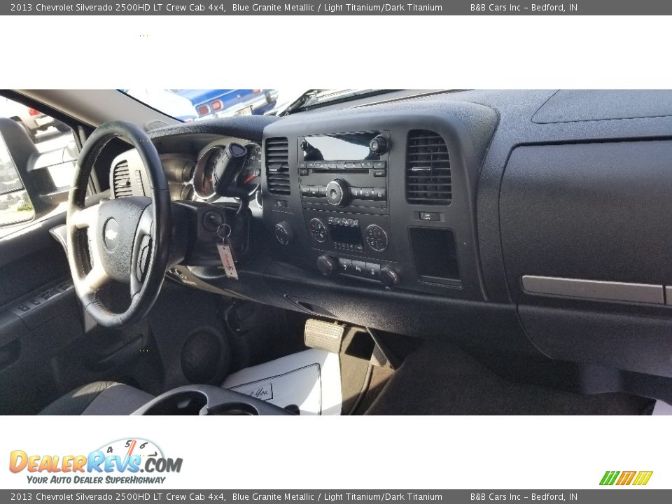 2013 Chevrolet Silverado 2500HD LT Crew Cab 4x4 Blue Granite Metallic / Light Titanium/Dark Titanium Photo #32