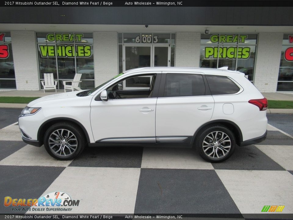 2017 Mitsubishi Outlander SEL Diamond White Pearl / Beige Photo #1