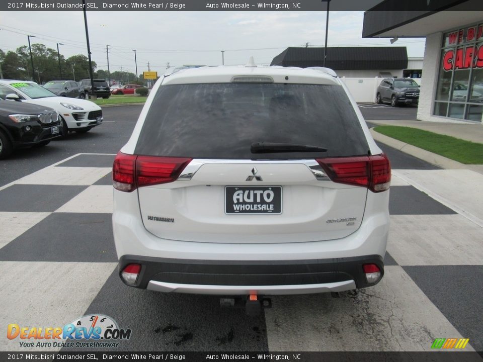 2017 Mitsubishi Outlander SEL Diamond White Pearl / Beige Photo #4