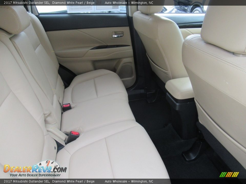 Rear Seat of 2017 Mitsubishi Outlander SEL Photo #14