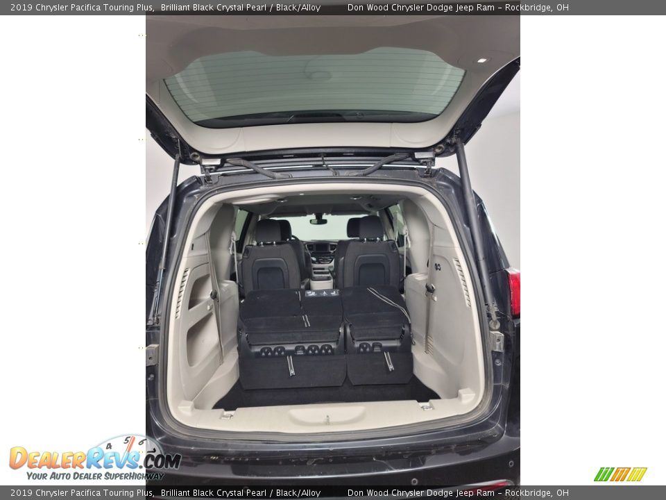 2019 Chrysler Pacifica Touring Plus Brilliant Black Crystal Pearl / Black/Alloy Photo #11