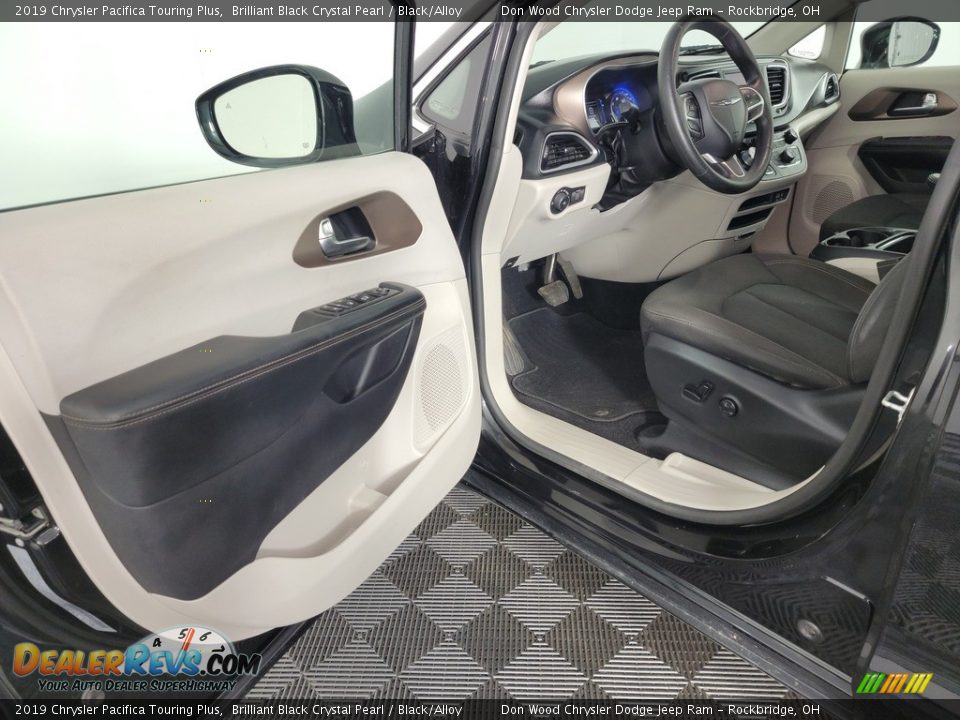 2019 Chrysler Pacifica Touring Plus Brilliant Black Crystal Pearl / Black/Alloy Photo #13