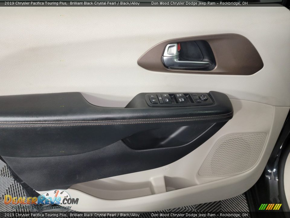 2019 Chrysler Pacifica Touring Plus Brilliant Black Crystal Pearl / Black/Alloy Photo #14