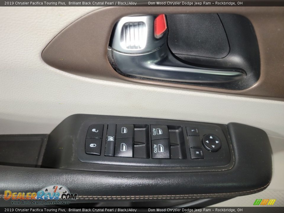2019 Chrysler Pacifica Touring Plus Brilliant Black Crystal Pearl / Black/Alloy Photo #15
