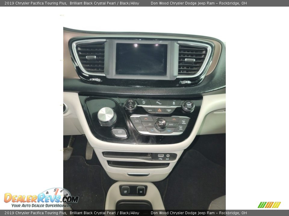 2019 Chrysler Pacifica Touring Plus Brilliant Black Crystal Pearl / Black/Alloy Photo #22