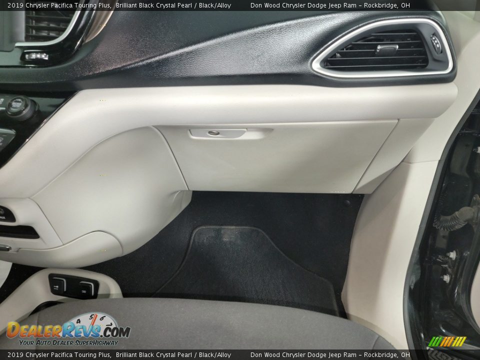 2019 Chrysler Pacifica Touring Plus Brilliant Black Crystal Pearl / Black/Alloy Photo #30