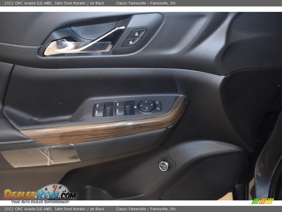 Door Panel of 2022 GMC Acadia SLE AWD Photo #10