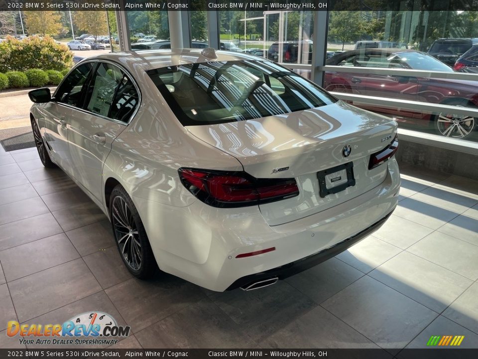 2022 BMW 5 Series 530i xDrive Sedan Alpine White / Cognac Photo #2