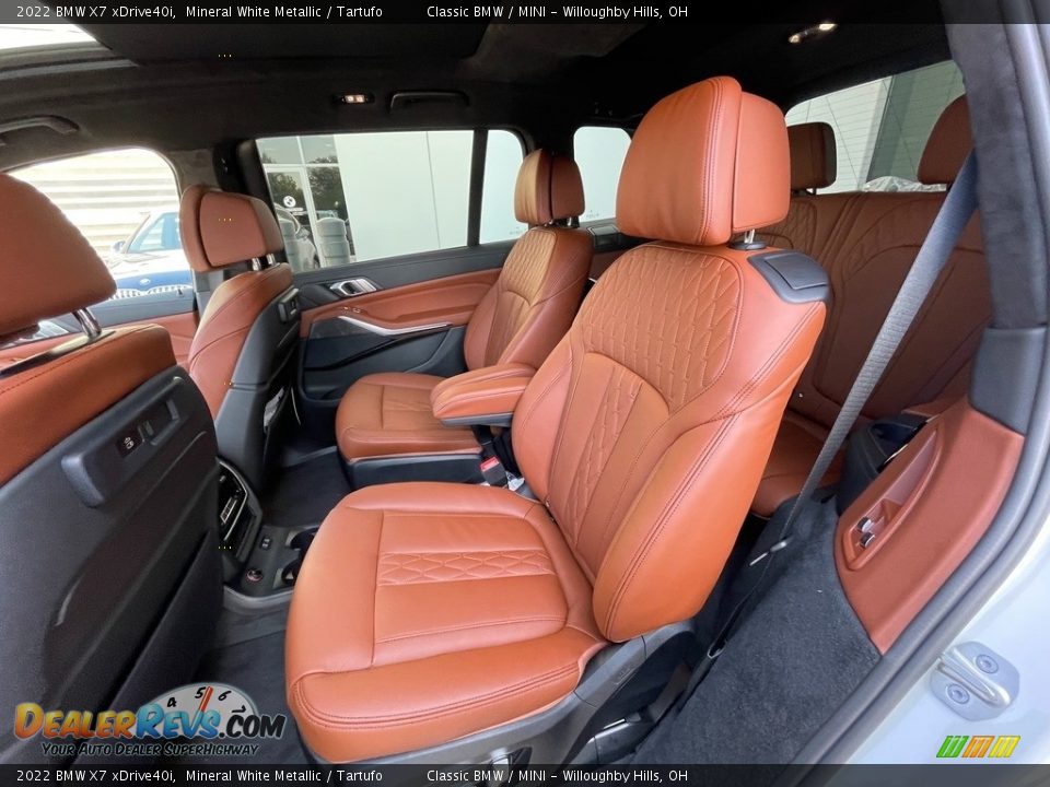 Rear Seat of 2022 BMW X7 xDrive40i Photo #5