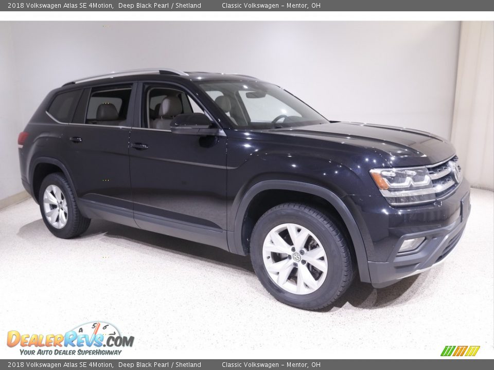 2018 Volkswagen Atlas SE 4Motion Deep Black Pearl / Shetland Photo #1