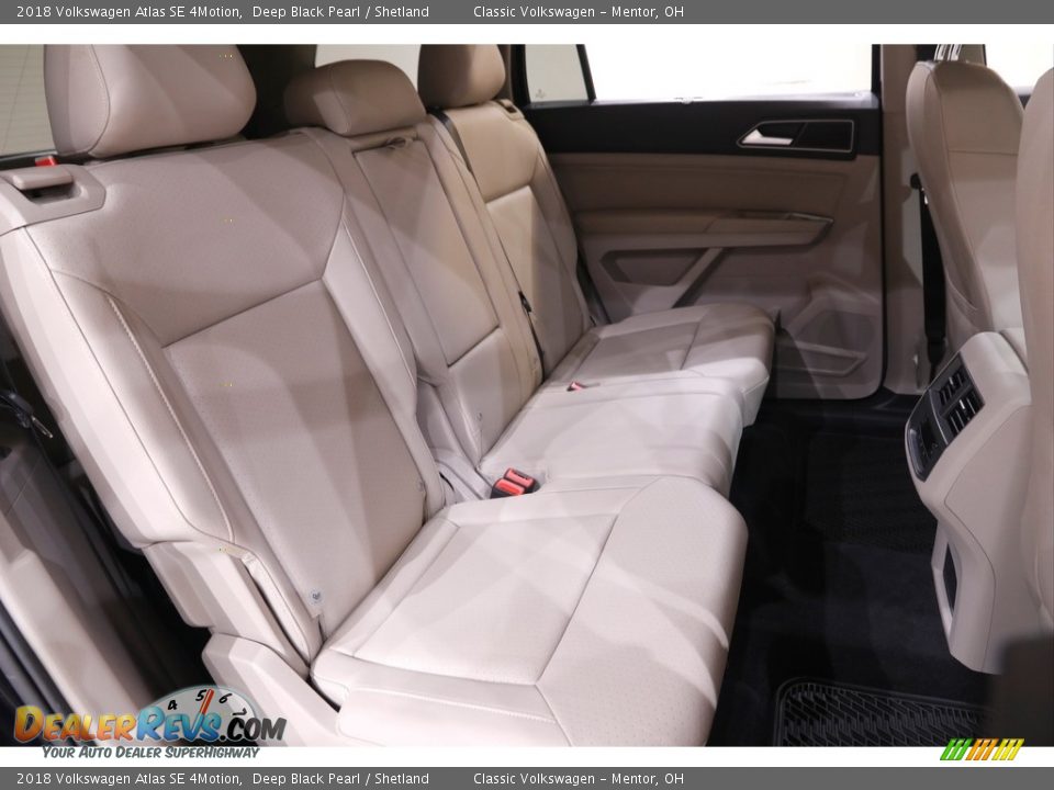 2018 Volkswagen Atlas SE 4Motion Deep Black Pearl / Shetland Photo #14