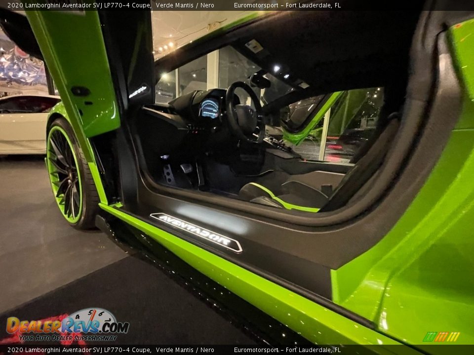Front Seat of 2020 Lamborghini Aventador SVJ LP770-4 Coupe Photo #3