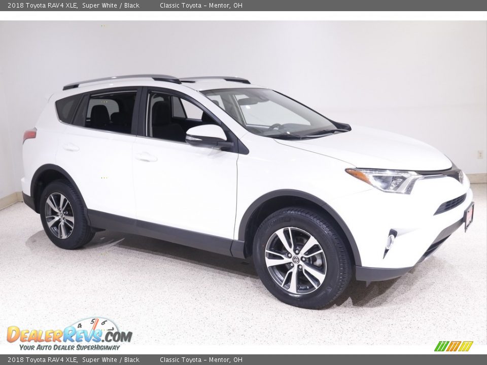 2018 Toyota RAV4 XLE Super White / Black Photo #1