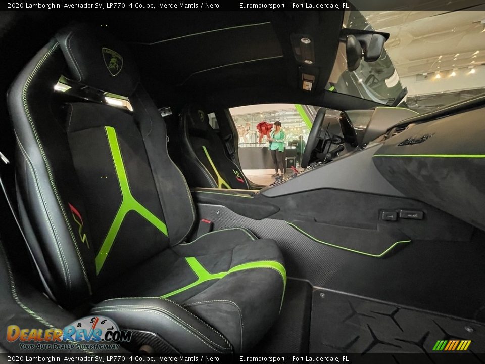 Front Seat of 2020 Lamborghini Aventador SVJ LP770-4 Coupe Photo #35