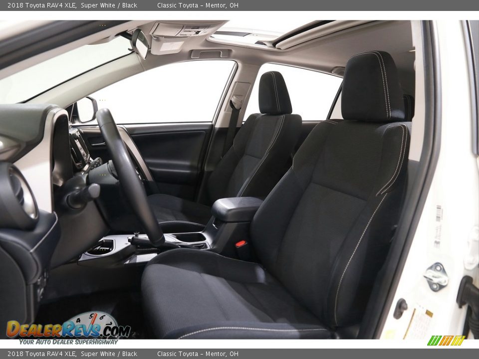 2018 Toyota RAV4 XLE Super White / Black Photo #5