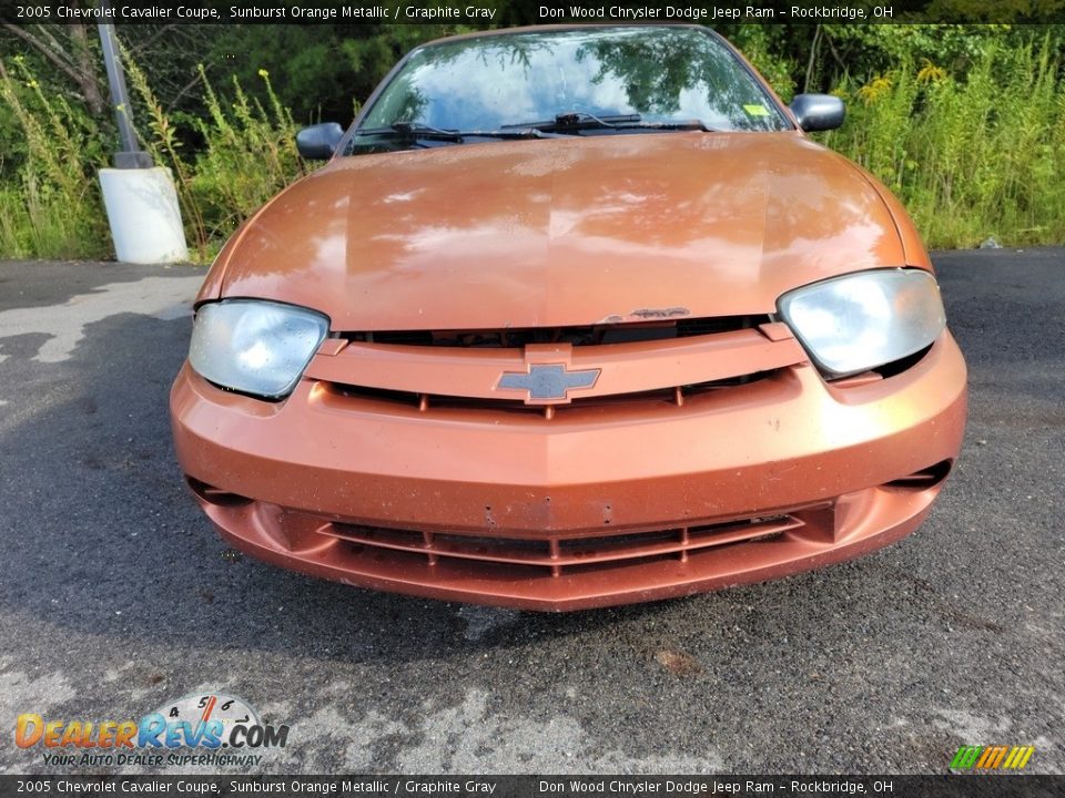 2005 Chevrolet Cavalier Coupe Sunburst Orange Metallic / Graphite Gray Photo #2