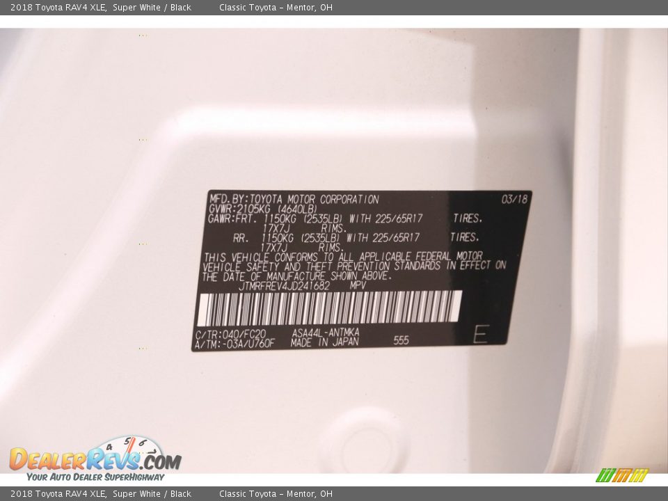 2018 Toyota RAV4 XLE Super White / Black Photo #19