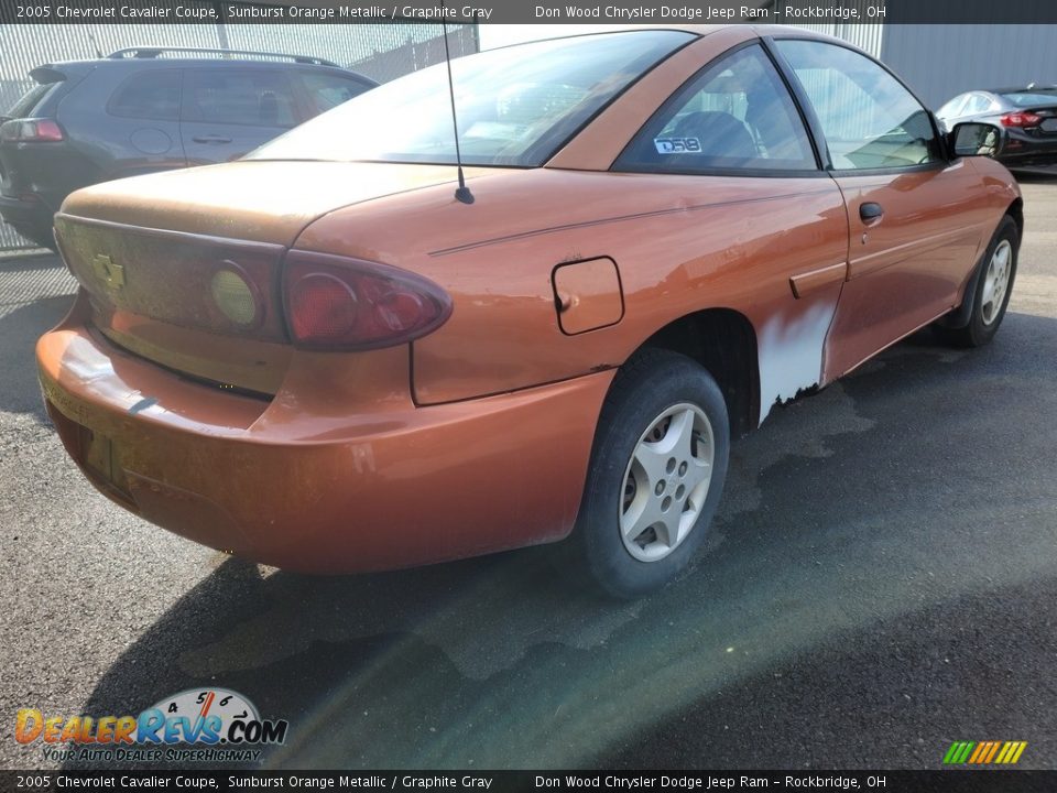 2005 Chevrolet Cavalier Coupe Sunburst Orange Metallic / Graphite Gray Photo #7