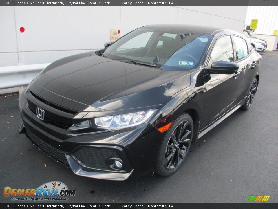 Front 3/4 View of 2018 Honda Civic Sport Hatchback Photo #10