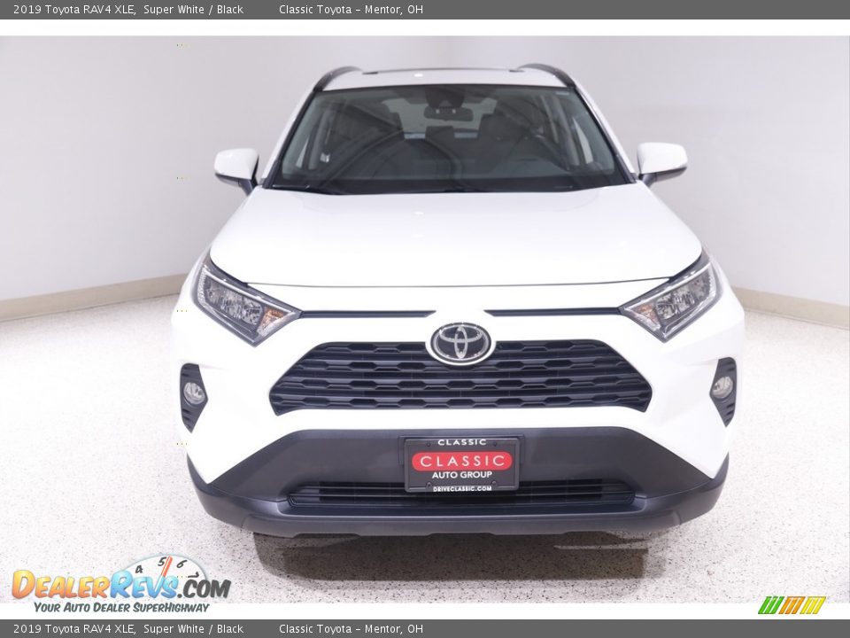 2019 Toyota RAV4 XLE Super White / Black Photo #2