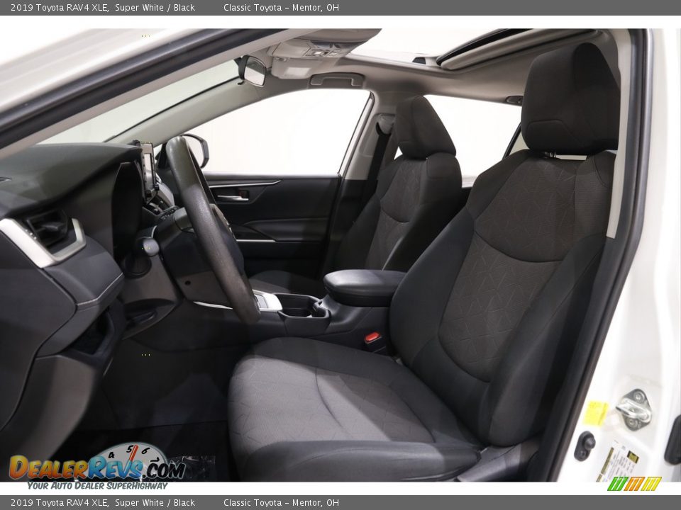 2019 Toyota RAV4 XLE Super White / Black Photo #5