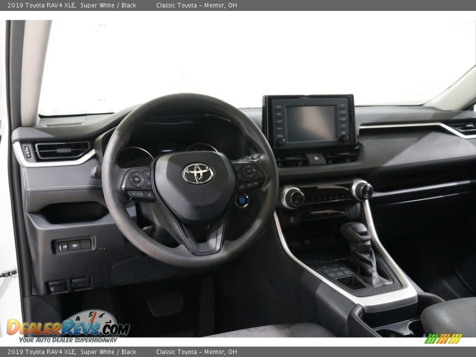 2019 Toyota RAV4 XLE Super White / Black Photo #6