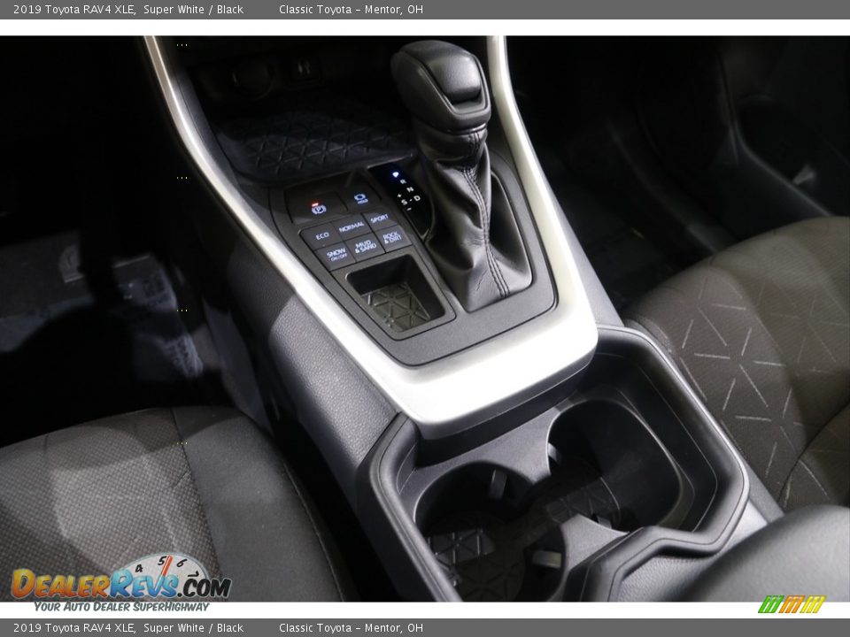 2019 Toyota RAV4 XLE Super White / Black Photo #11