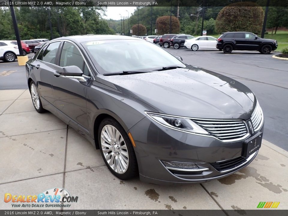 Front 3/4 View of 2016 Lincoln MKZ 2.0 AWD Photo #8