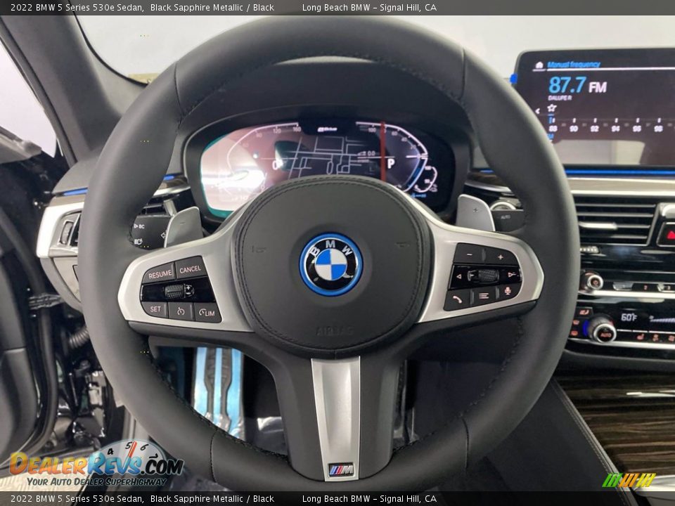 2022 BMW 5 Series 530e Sedan Steering Wheel Photo #14
