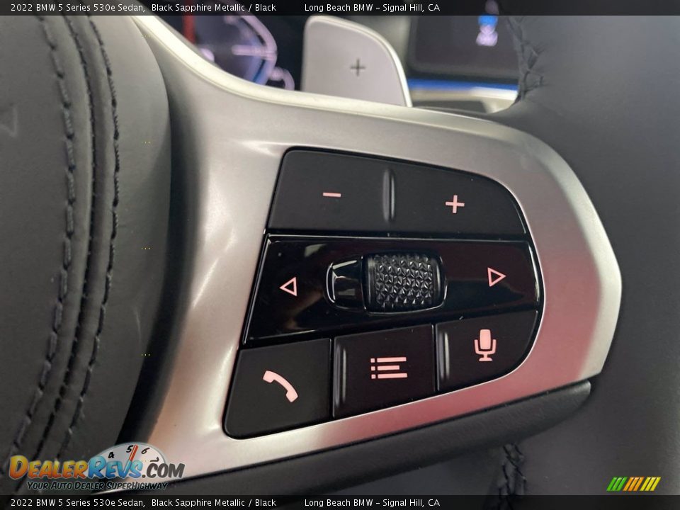2022 BMW 5 Series 530e Sedan Steering Wheel Photo #16