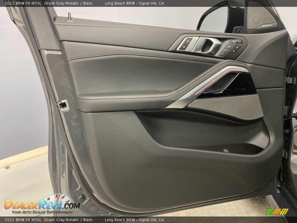 Door Panel of 2022 BMW X6 M50i Photo #11