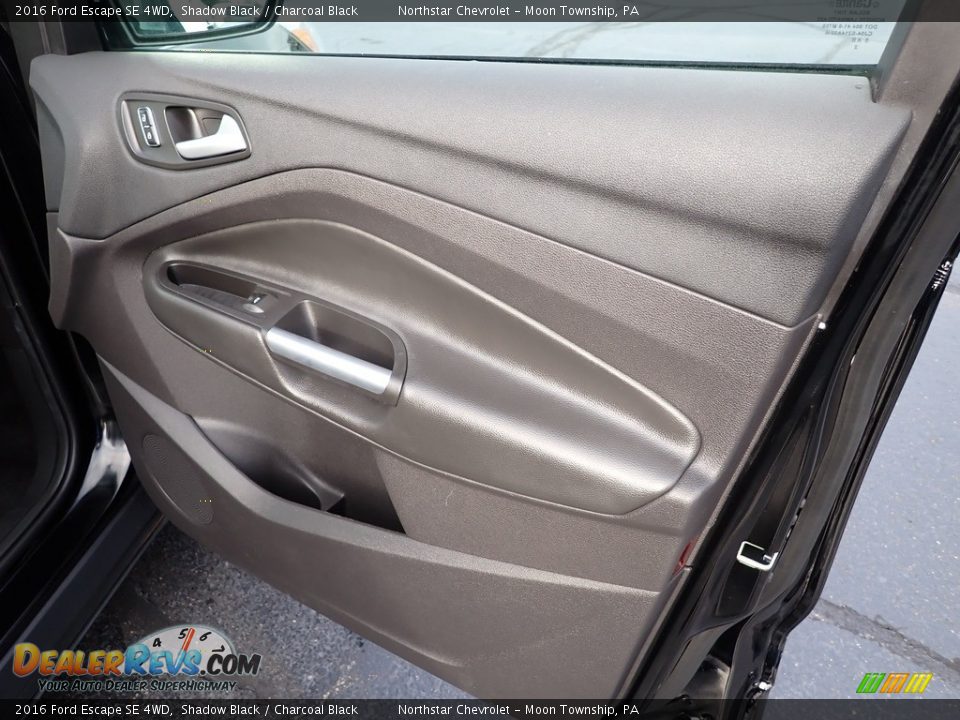 2016 Ford Escape SE 4WD Shadow Black / Charcoal Black Photo #17