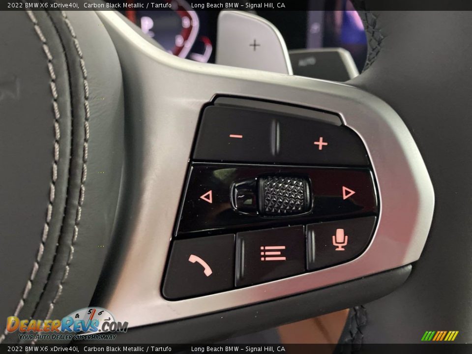 2022 BMW X6 xDrive40i Steering Wheel Photo #16