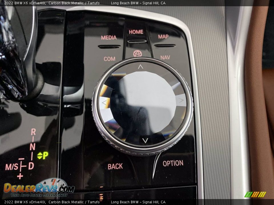 Controls of 2022 BMW X6 xDrive40i Photo #24